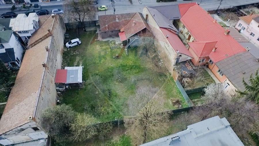 Teren Construcții intravilan de 973 mp, în Central