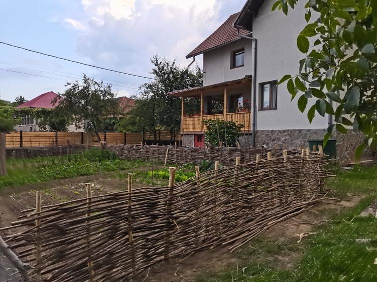 Casă individuală cu 5 camere cu Teren 1000 Mp în Slănic