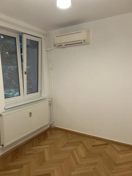 Apartament cu 3 camere semidecomandat, mobilat în Dristor