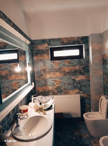 Casă cu 4 camere cu Teren 550 Mp în Călinești