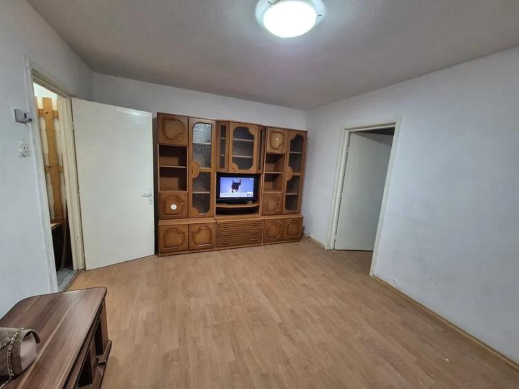 Apartament cu 2 camere semidecomandat, mobilat în Ultracentral