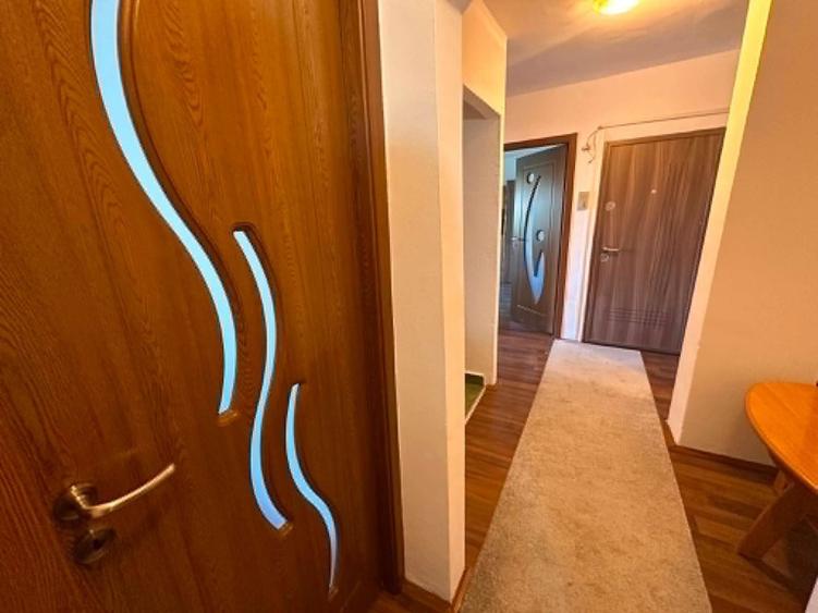 Apartament cu 2 camere decomandat, mobilat în Lipovei