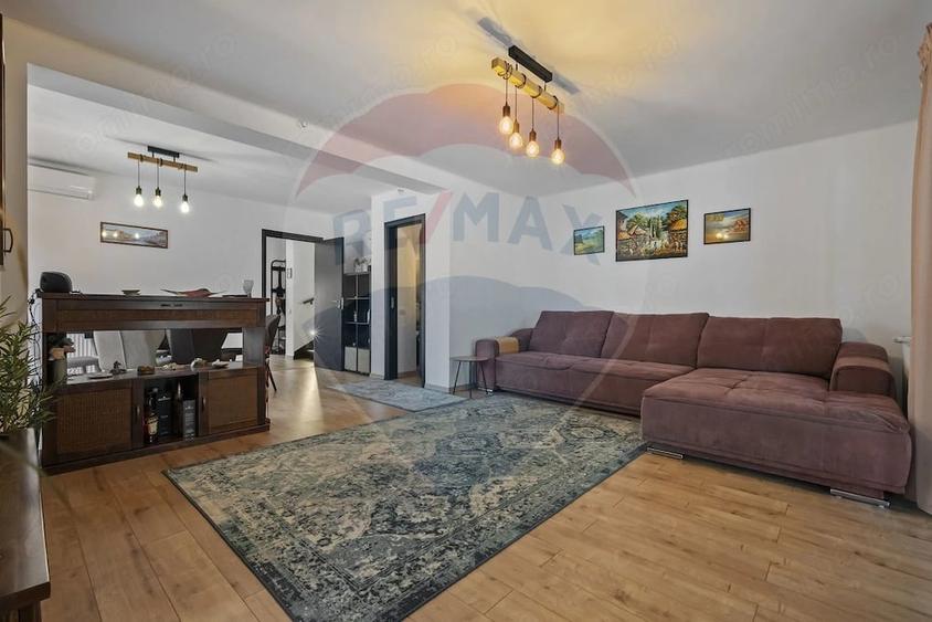 Casă cu 4 camere în Ghencea