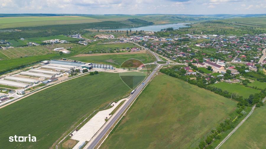 Teren de 8248 mp, în Zorleni