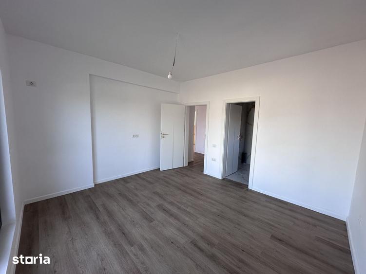 Casă cu 4 camere cu Teren 400 Mp în Domnești