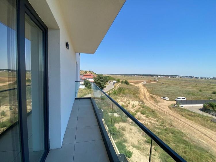 Apartament cu 3 camere decomandat în Exterior Est