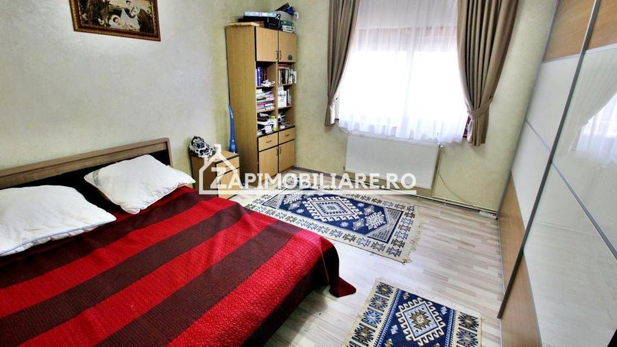 Casă individuală cu 5 camere cu Canalizare în Sântana de Mureș
