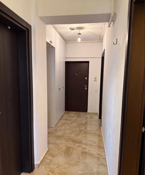 Apartament cu 3 camere decomandat în Păcii