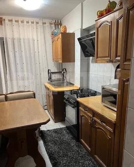 Apartament cu 3 camere decomandat, mobilat în Păcurari
