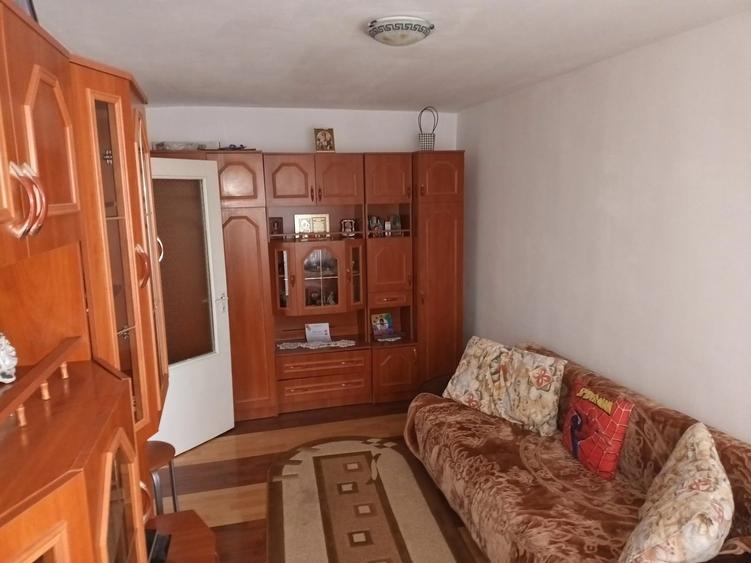 Garsonieră decomandată în Drumul Carului