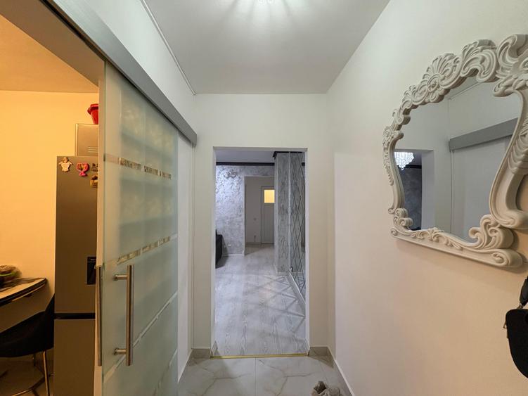 Apartament cu 2 camere semidecomandat în Gara de Nord