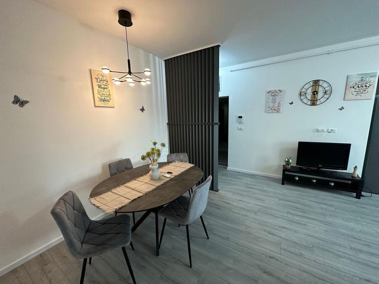 Apartament cu 3 camere decomandat în Aradului