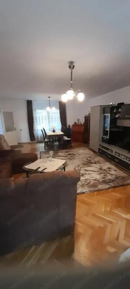 Casă cu 4 camere cu Teren 300 Mp în Central