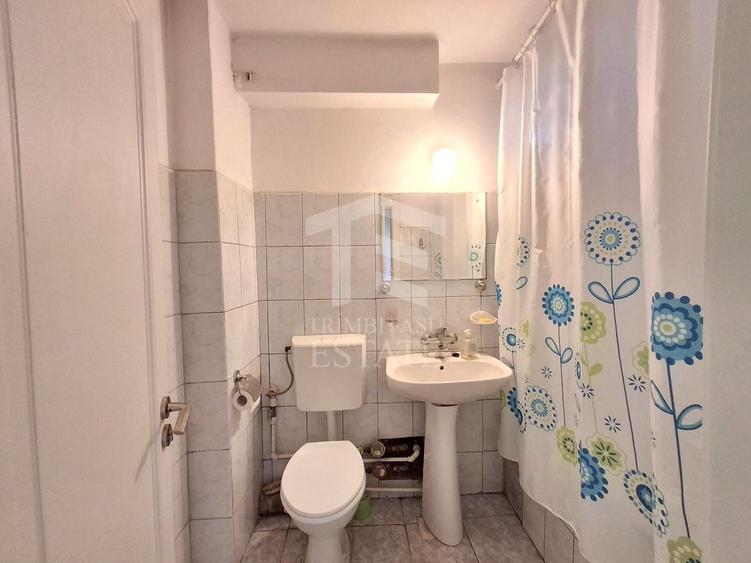 Apartament cu 3 camere semidecomandat, mobilat în Ștefan cel Mare