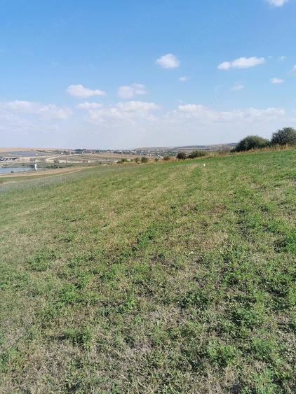 Teren de 2800 mp, în Tureni