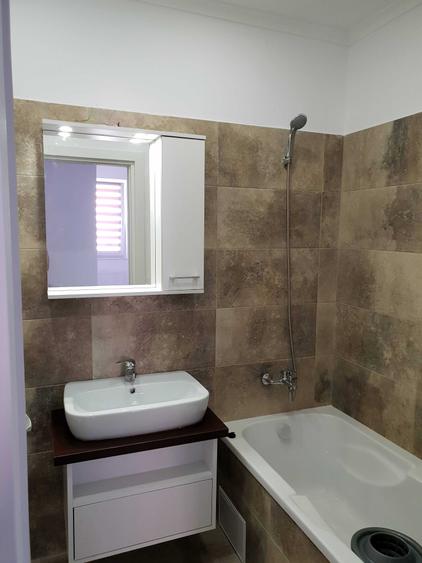 Apartament cu 2 camere decomandat în Roșu