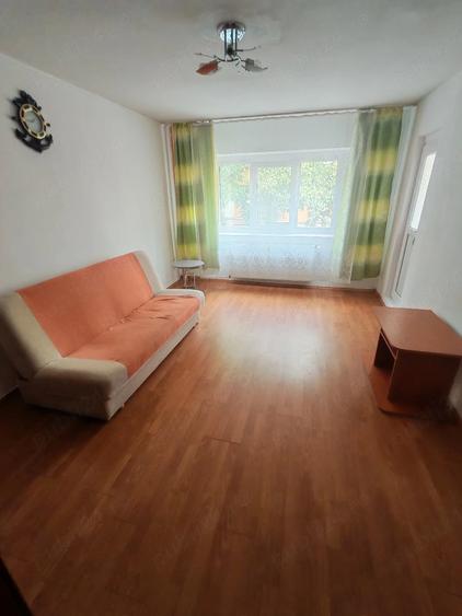 Apartament cu 2 camere decomandat în Exterior Vest