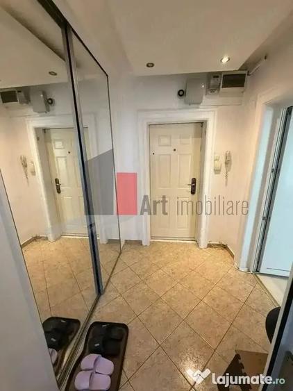Apartament cu 2 camere semidecomandat în Moșilor