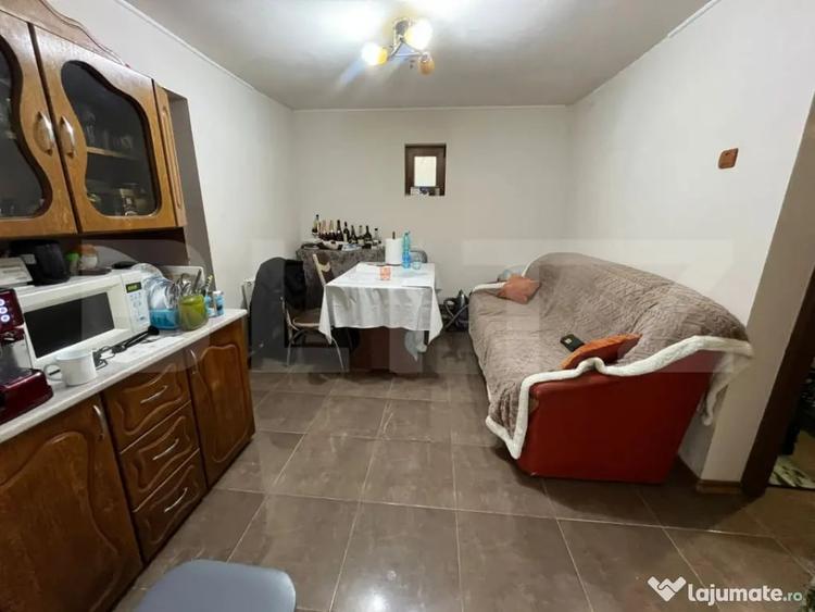 Casă cu 3 camere cu Teren 2638 Mp în Central