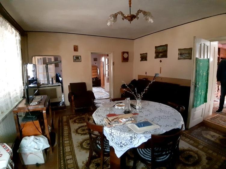 Casă cu 5 camere cu Teren 46000 Mp în Coroi