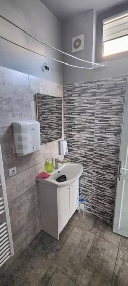 Spațiu comercial, de 100 mp, în Micro 6
