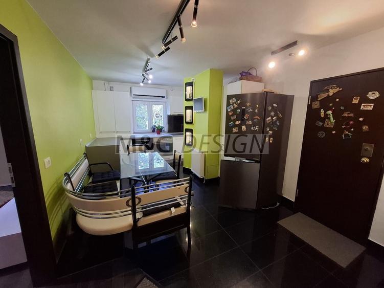Apartament cu 3 camere decomandat, mobilat în Lunei