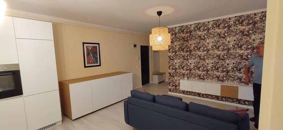 Apartament cu 2 camere semidecomandat, mobilat în Florești