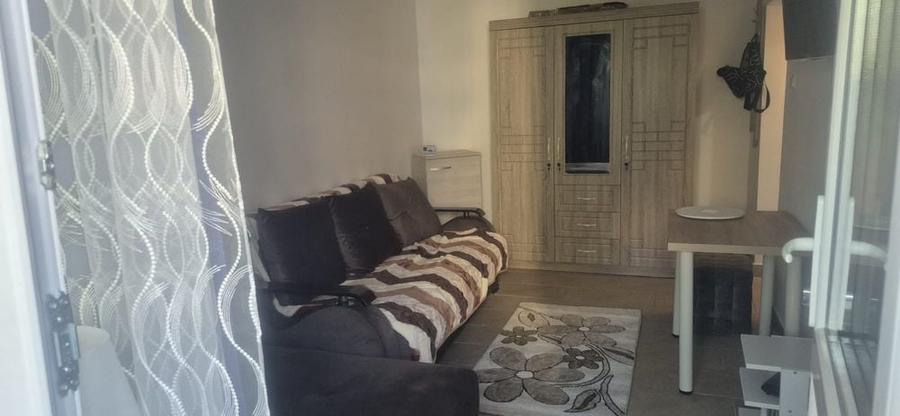 Garsonieră decomandată în Barieră