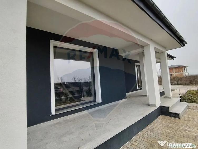 Casă cu 4 camere cu Teren 500 Mp în Vânători