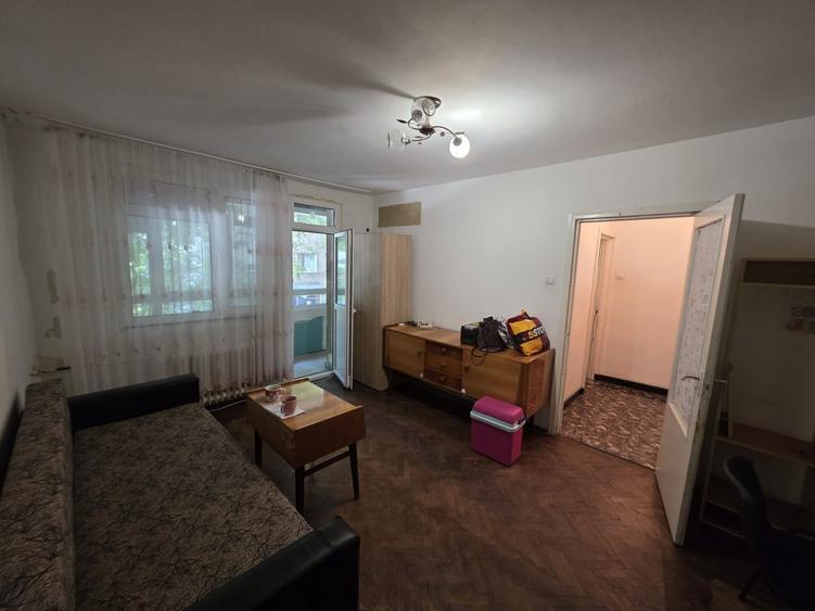 Apartament cu 2 camere semidecomandat, mobilat în Berceni