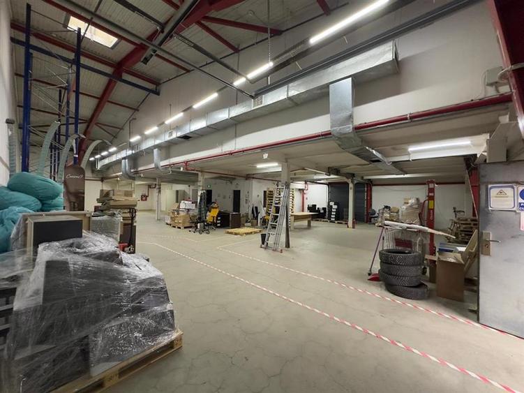 Spațiu comercial, de 350 mp, în Păcurari