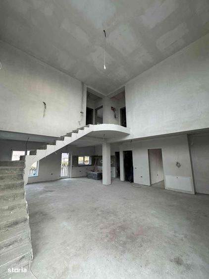 Casă cu 4 camere cu Teren 300 Mp în Eforie