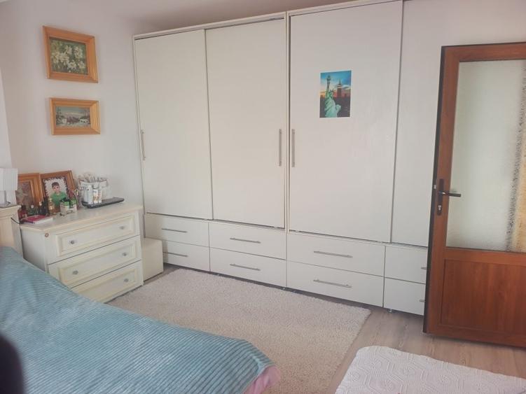 Apartament cu 2 camere semidecomandat în Racova