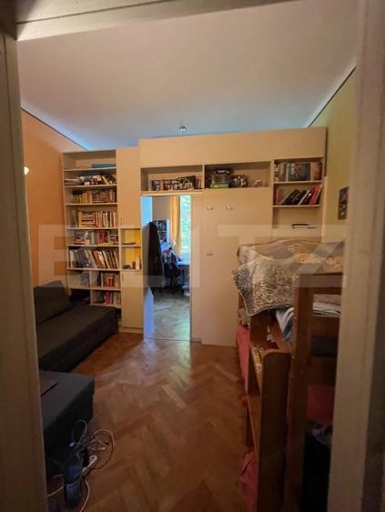 Apartament cu 3 camere semidecomandat în Est