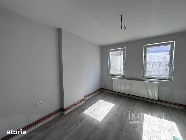 Casă cu 4 camere cu Canalizare în Între Lacuri
