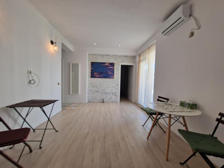 Apartament cu 2 camere semidecomandat, mobilat în Nord