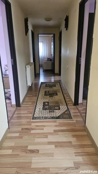 Casă cu 4 camere în Pietroasele