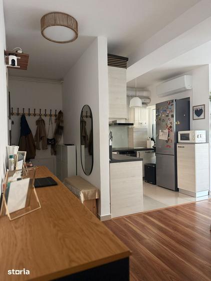Apartament cu 3 camere decomandat, mobilat în Sud