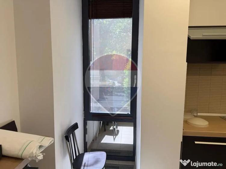 Apartament cu 3 camere semidecomandat în Primăverii