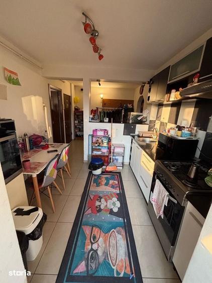 Apartament cu 3 camere decomandat în Nicolina