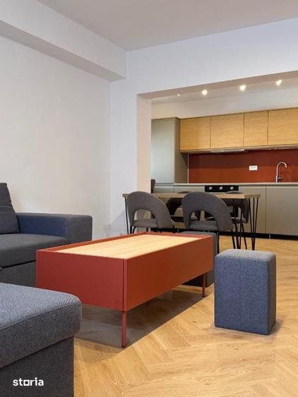 Apartament cu 3 camere semidecomandat în Dorobanți