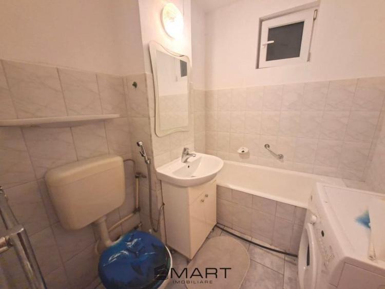 Apartament cu 3 camere decomandat în Calea Dumbrăvii