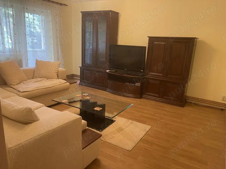 Apartament cu 3 camere decomandat în Șagului