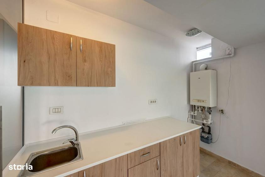 Apartament cu 3 camere în Drumul Sării
