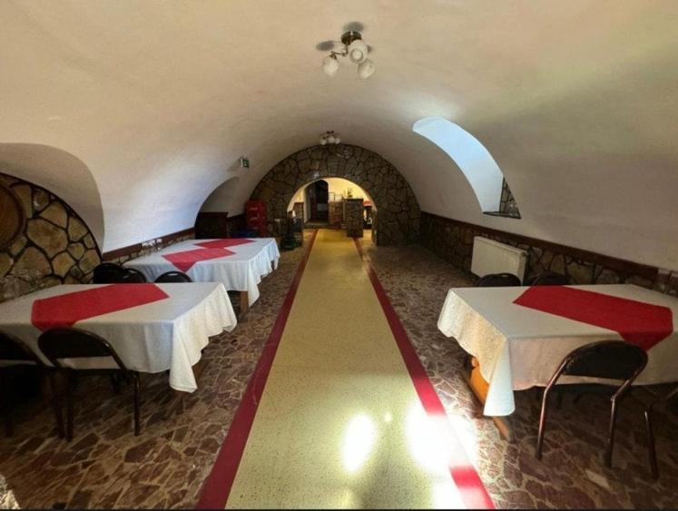 Spațiu comercial, de 1,300 mp, în Siret