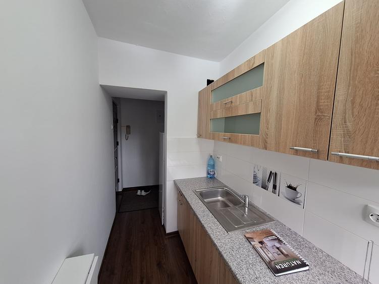 Apartament cu 2 camere semidecomandat, mobilat în Circumvalațiunii