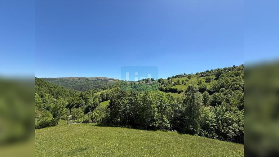 Teren de 10479 mp, în Călățele