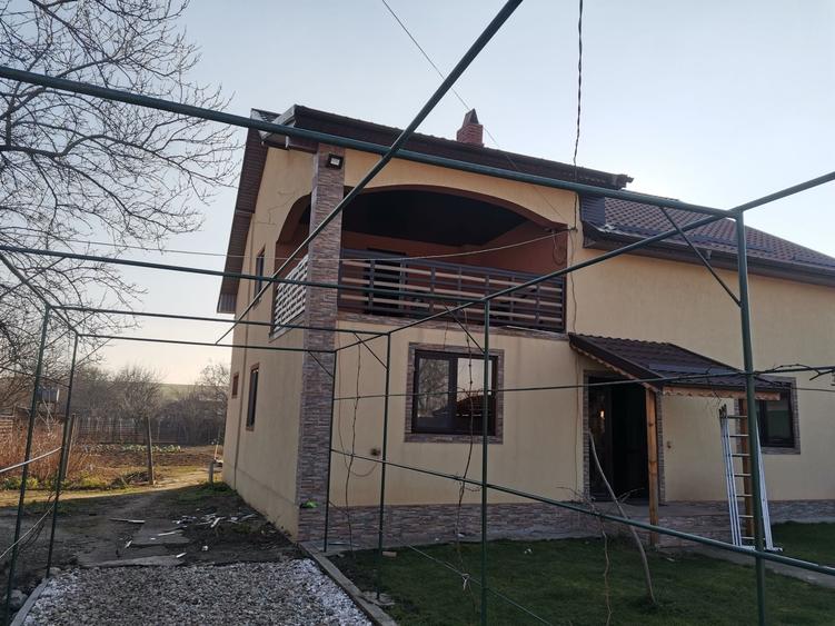 Casă cu 4 camere în Plosca