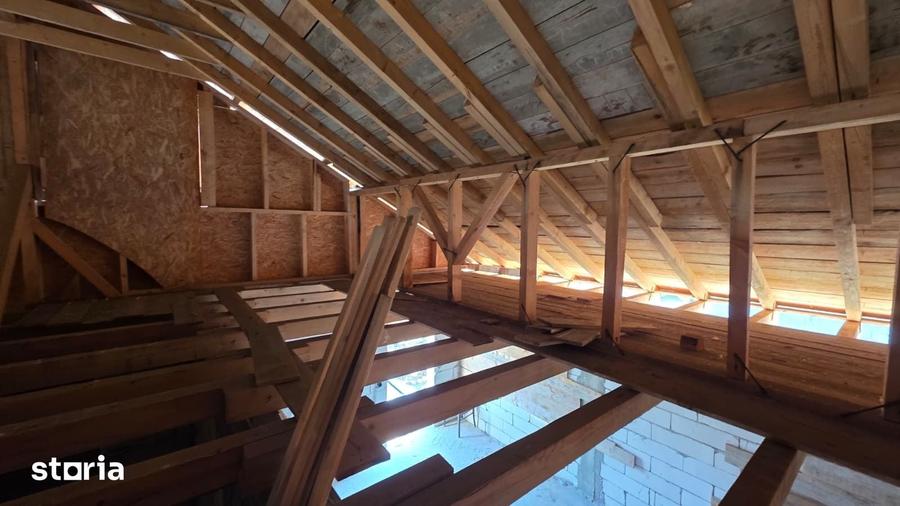 Casă cu 4 camere cu Teren 400 Mp în Câmpineanca