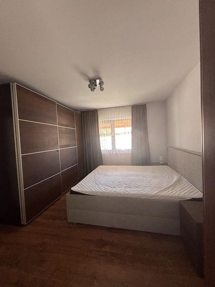 Casă cu 3 camere decomandat în Sântandrei